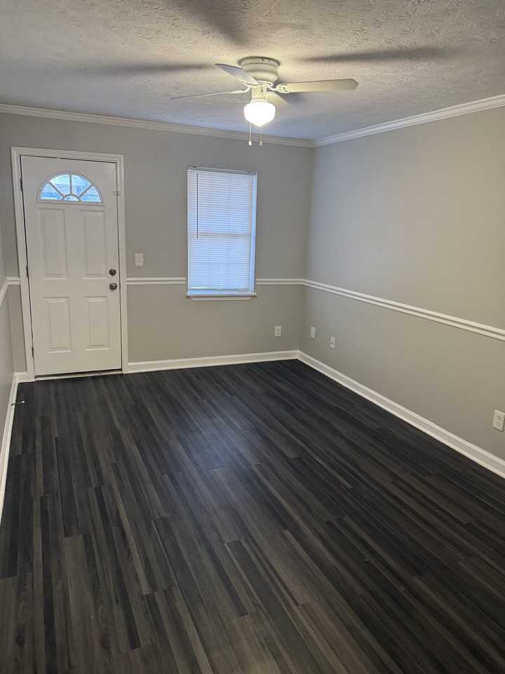 1425 Joseph E Boone - Photo 2 of 10