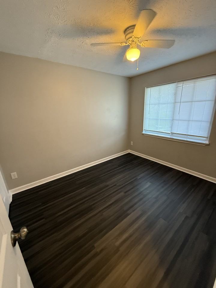 1425 Joseph E Boone - Photo 6 of 10