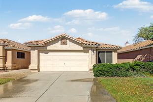 7946 W Laurel Ln #1 - Photo 1 of 1