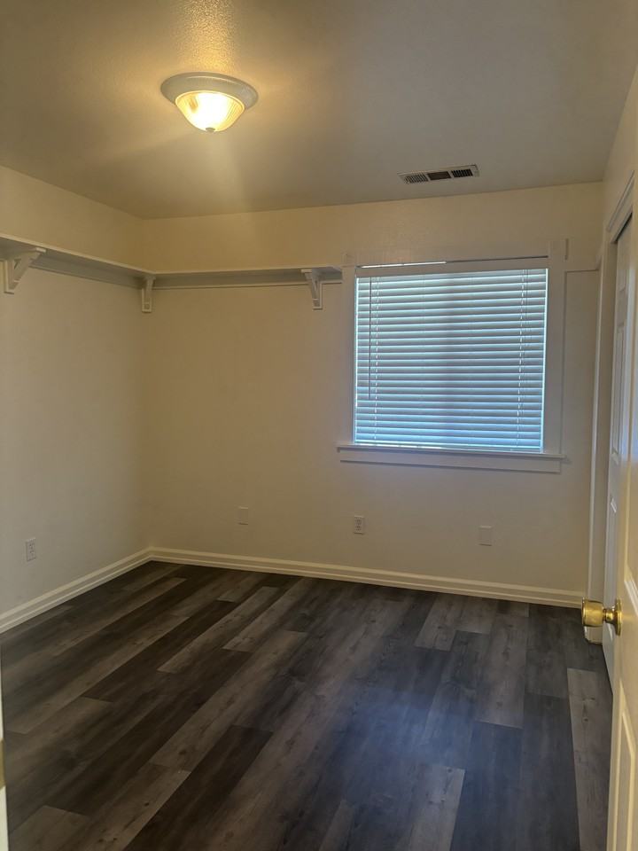 1926 S Wishon Ave #1 - Photo 7 of 14