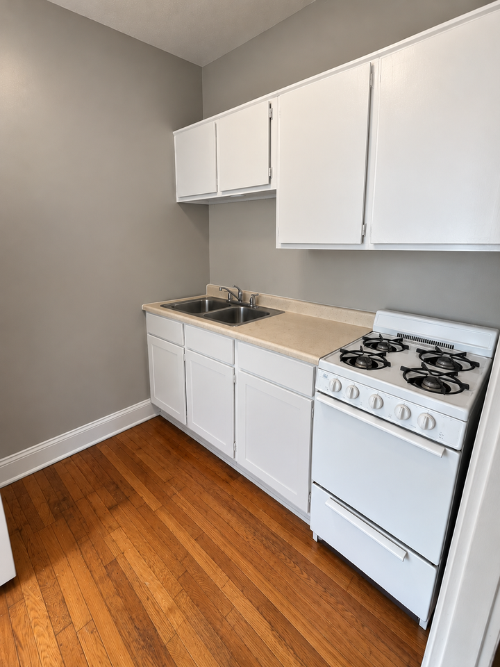 2240 Norwood Avenue - Photo 2 of 7