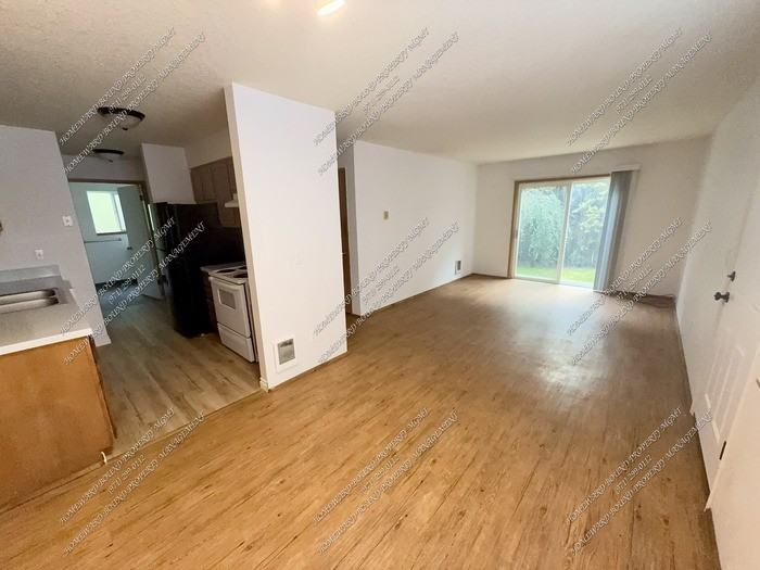 600 Se 175th Pl #A - Photo 2 of 21
