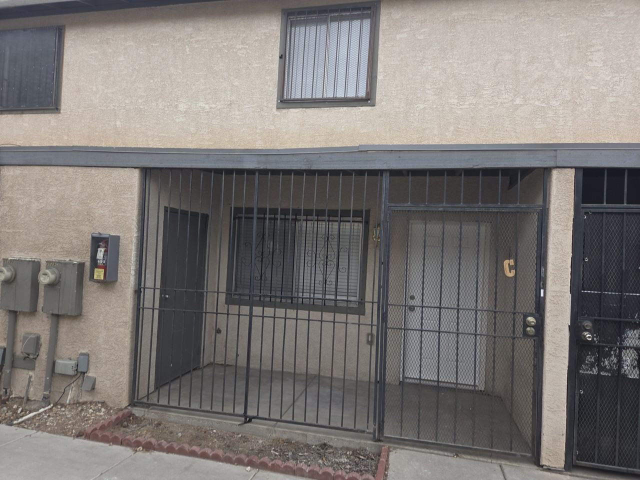 3529 Rio Robles Unit C - Photo 2 of 10