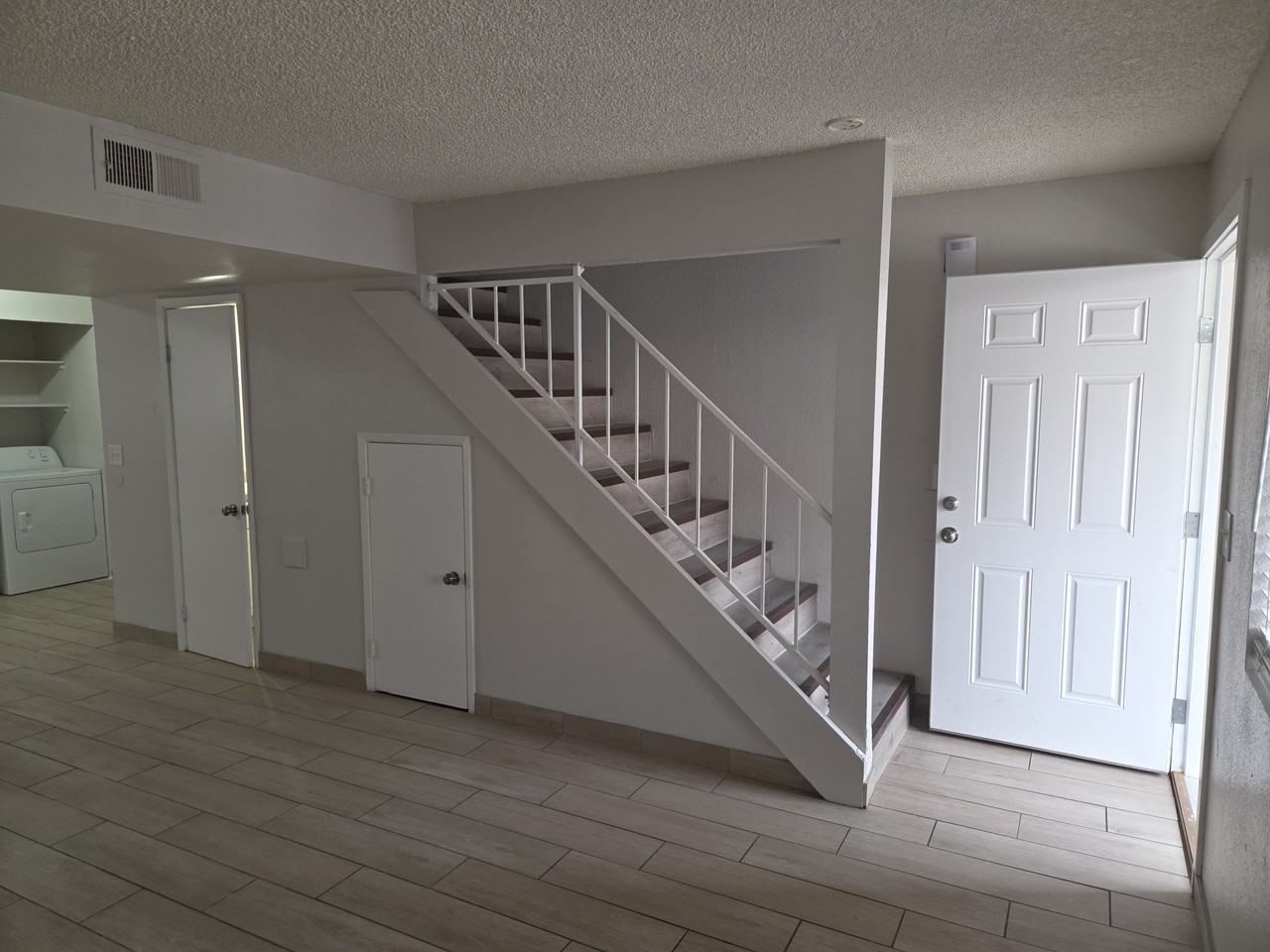 3529 Rio Robles Unit C - Photo 6 of 10
