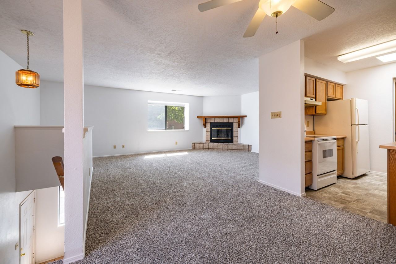 5801 Lowell NEUnit 28D #1 - Photo 4 of 18