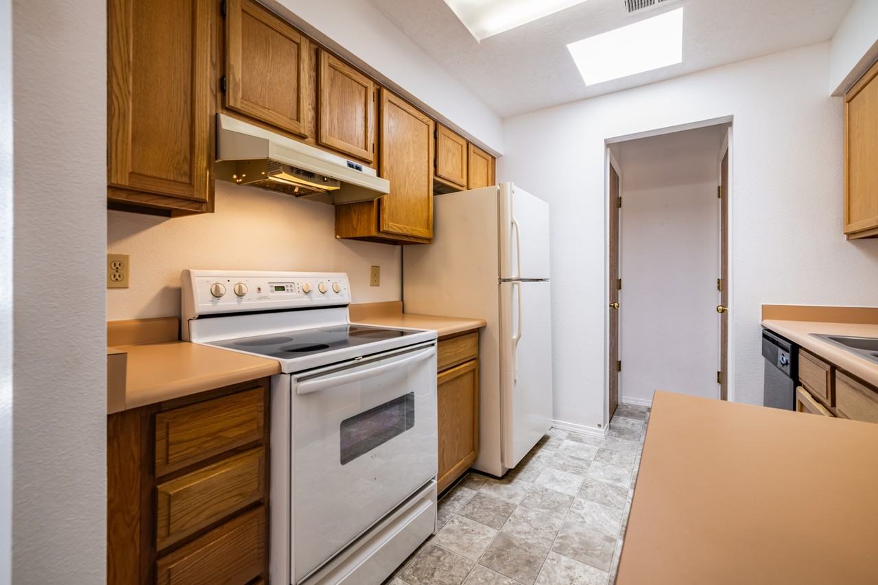 5801 Lowell NEUnit 28D #1 - Photo 6 of 18