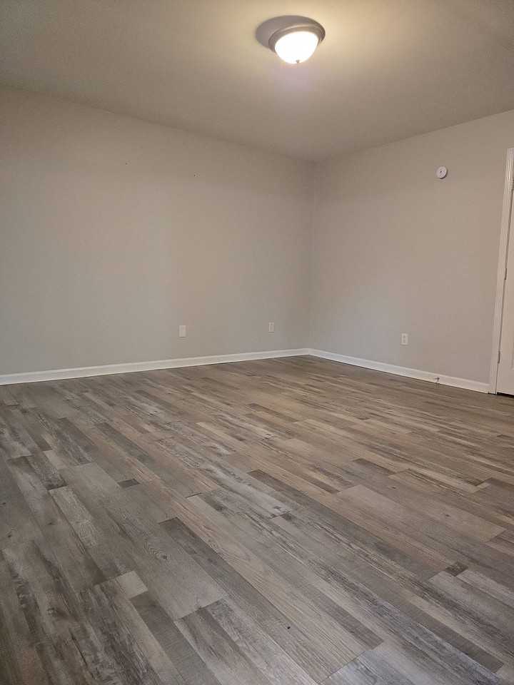 1242 Taylor Dr W #1 - Photo 5 of 14