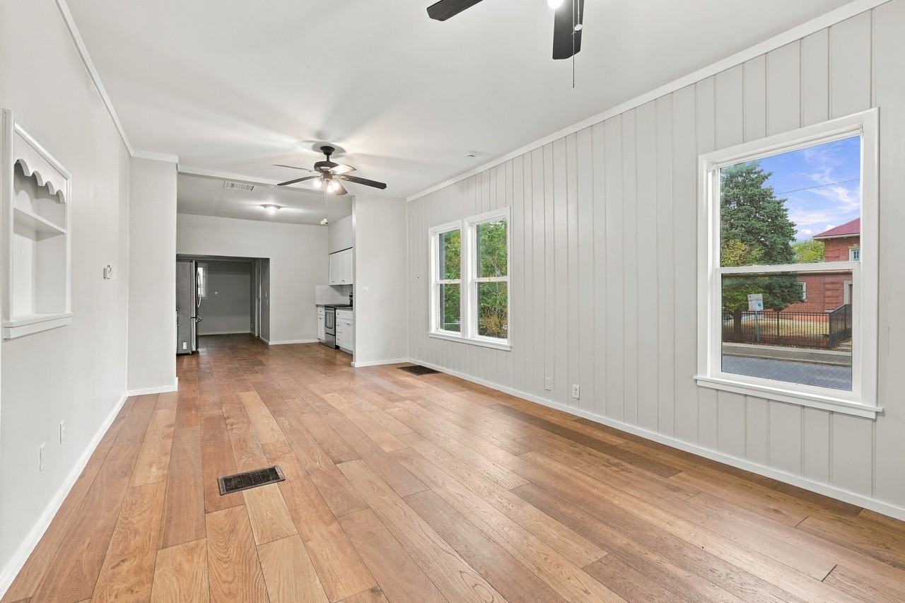 4363 Lincoln St #1 - Photo 4 of 19