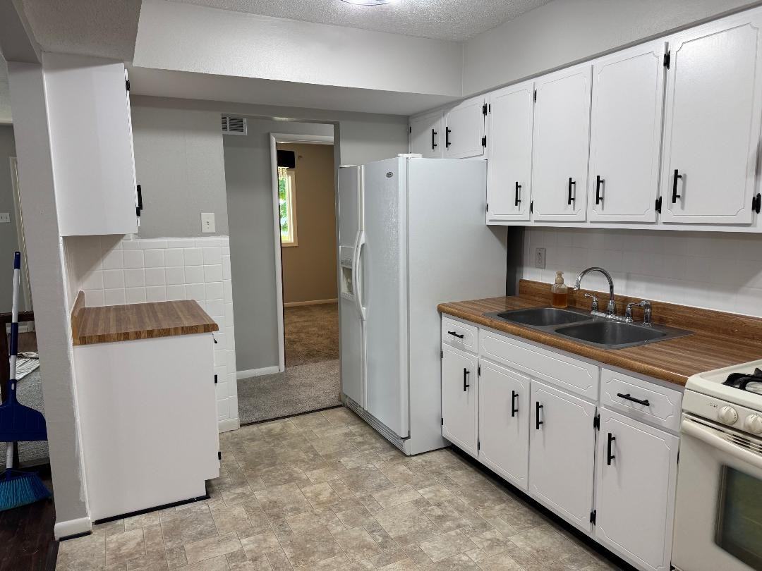 20 Rodrick Dr #1 - Photo 5 of 21