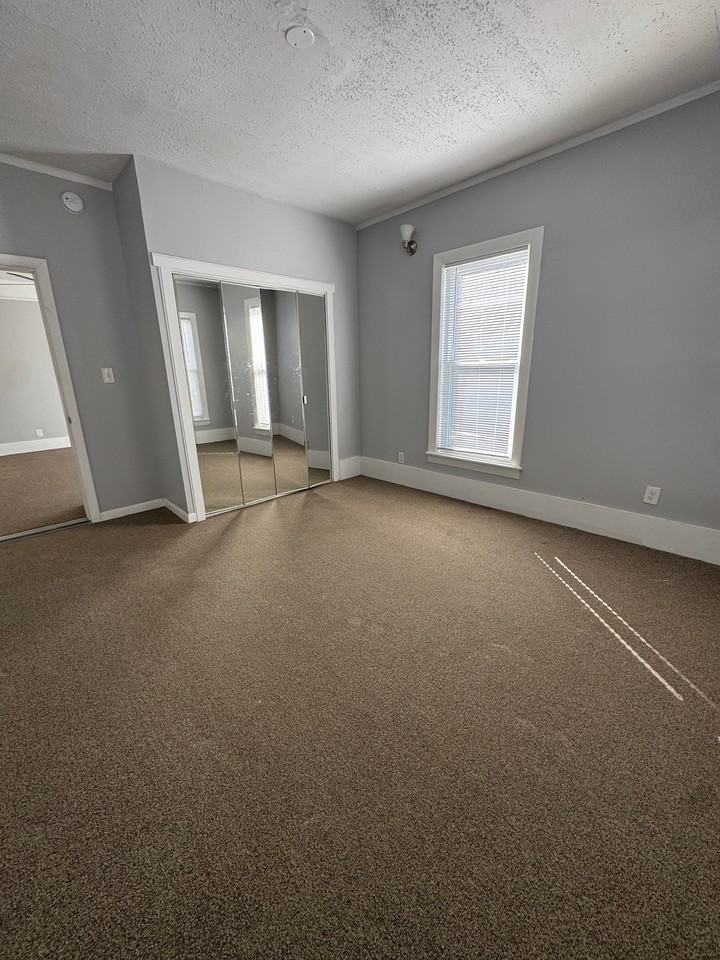 383 Concord St #1 - Photo 6 of 15