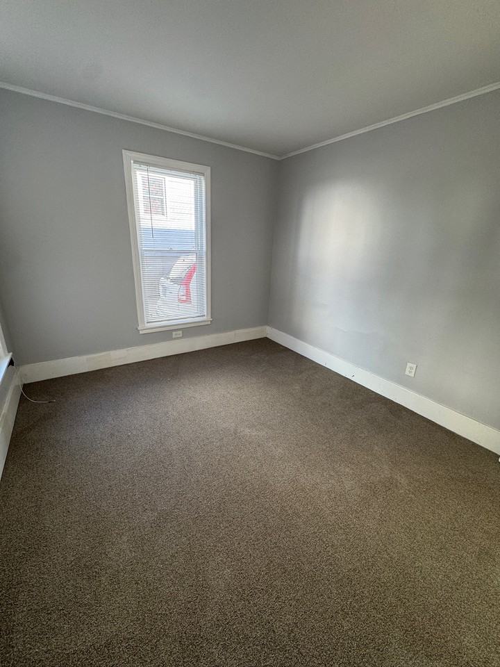 383 Concord St #1 - Photo 7 of 15