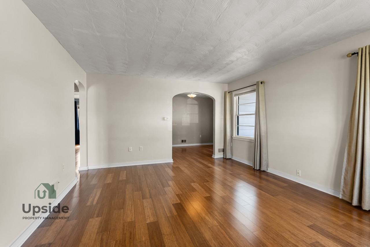 2504 E Sharp Ave #1 - Photo 2 of 35