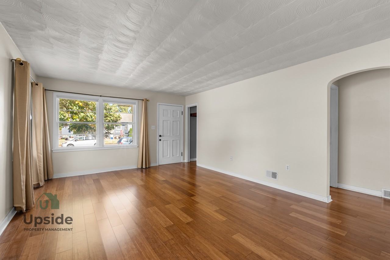 2504 E Sharp Ave #1 - Photo 5 of 35