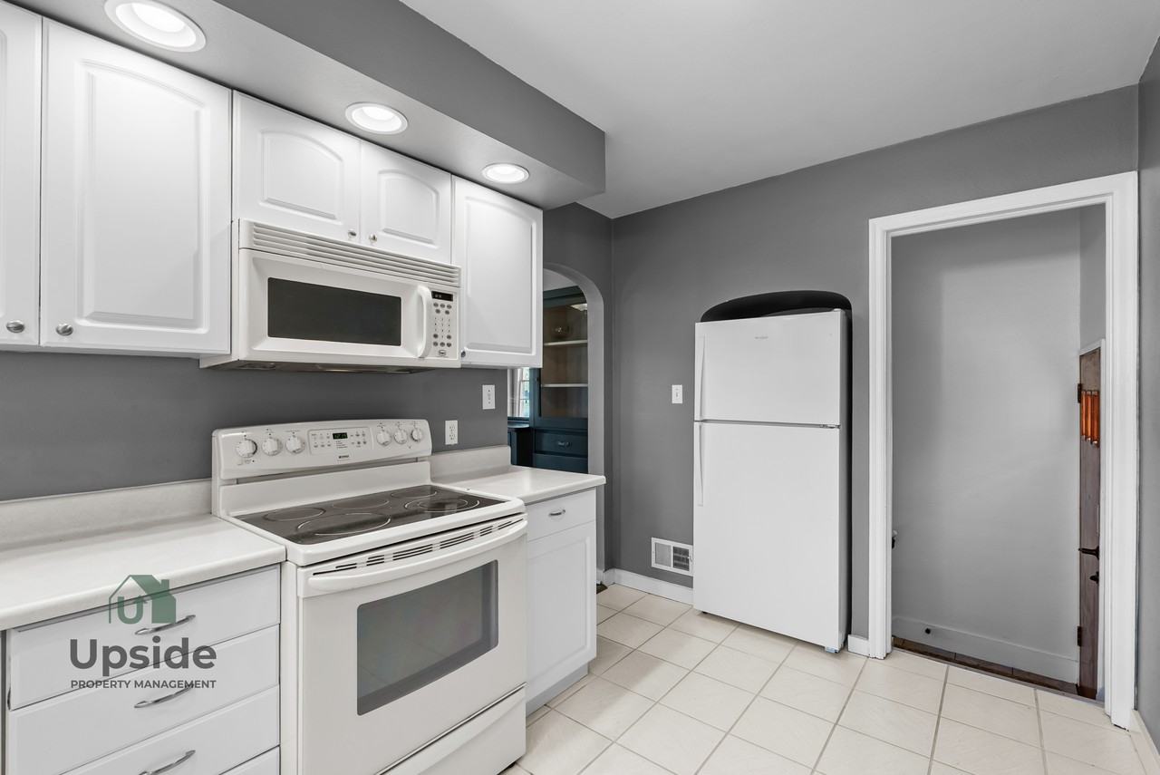 2504 E Sharp Ave #1 - Photo 6 of 35