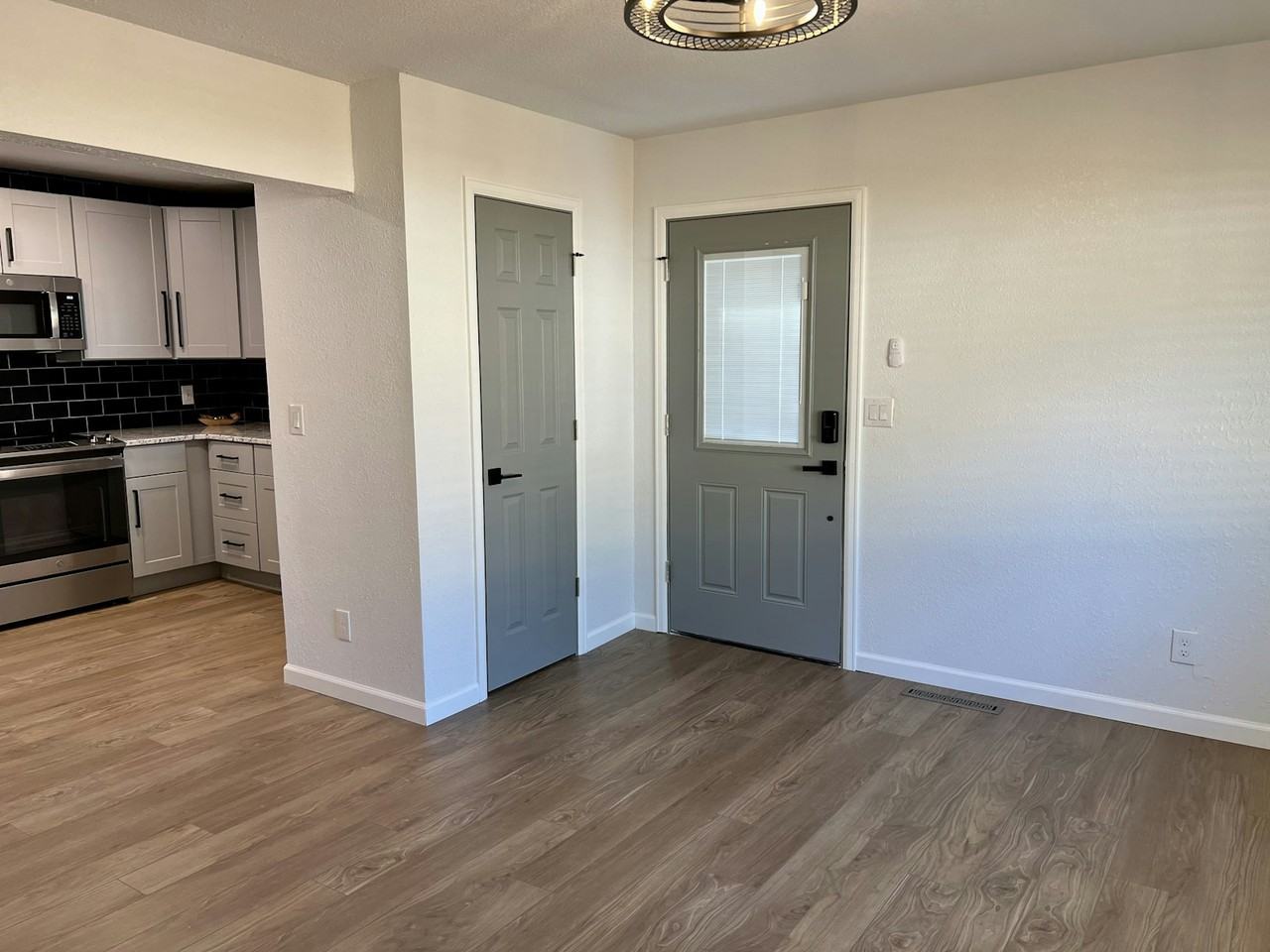 220 West Ramona Avenue, Unit 220 - Photo 7 of 19