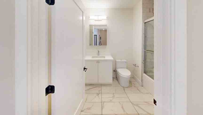 205 Green St - Photo 4 of 5