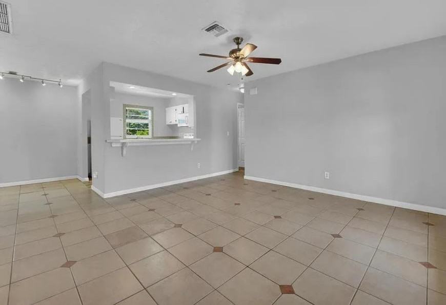 1412 Sw 4th Pl - Photo 2 of 10