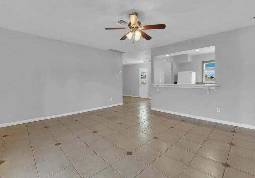 1412 Sw 4th Pl - Photo 3 of 10