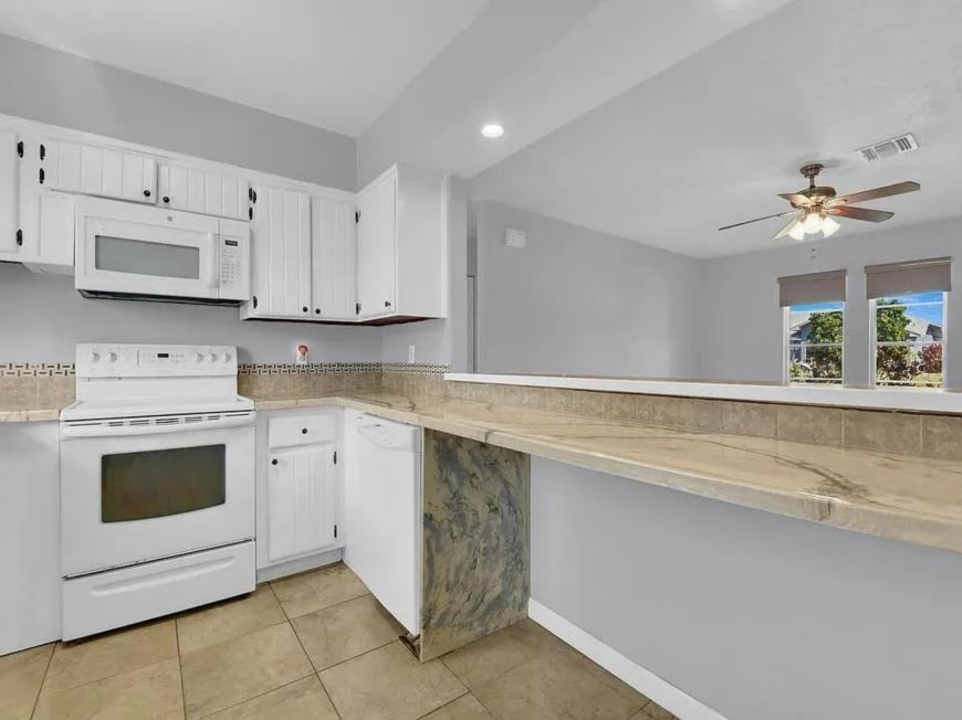1412 Sw 4th Pl - Photo 6 of 10