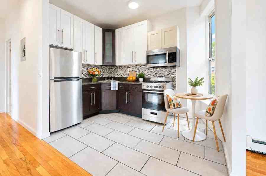 375 W 126th St - Photo 5 of 6