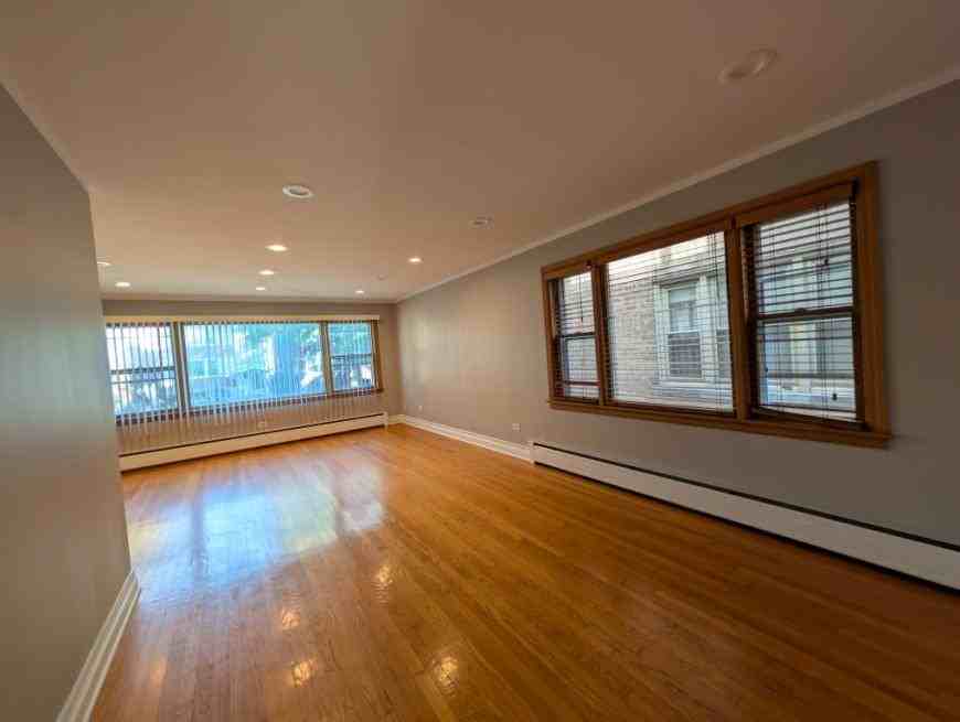 5820 N Maplewood Ave - Photo 2 of 10