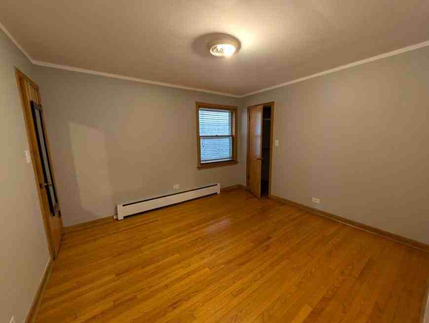 5820 N Maplewood Ave - Photo 6 of 10