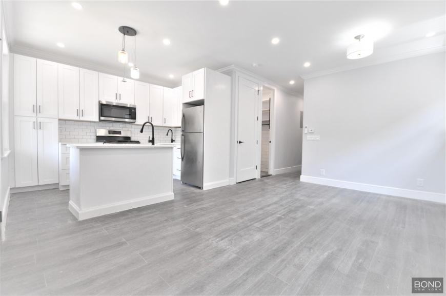 135 E 46th St - Photo 4 of 10