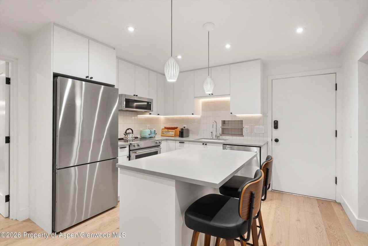 416 Vine St - Photo 3 of 15