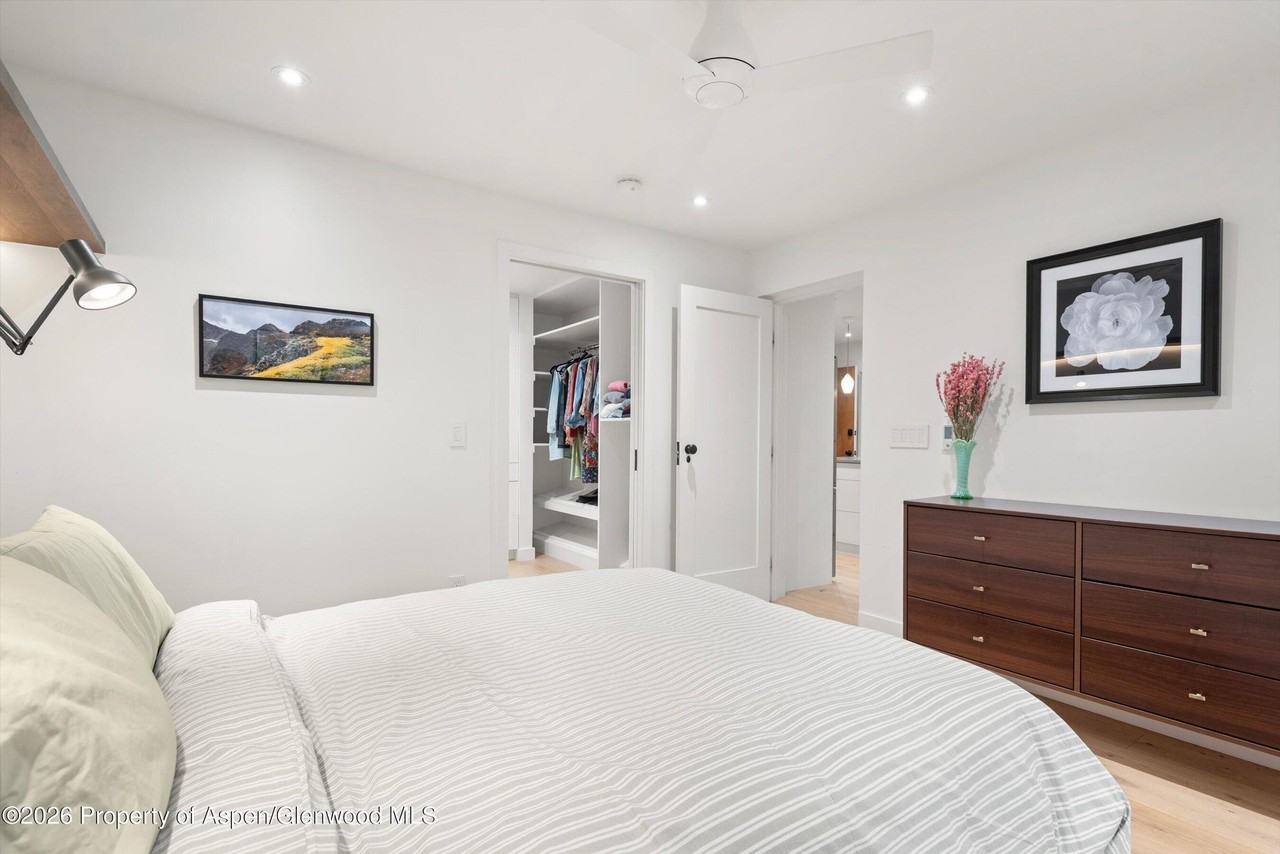416 Vine St - Photo 7 of 15