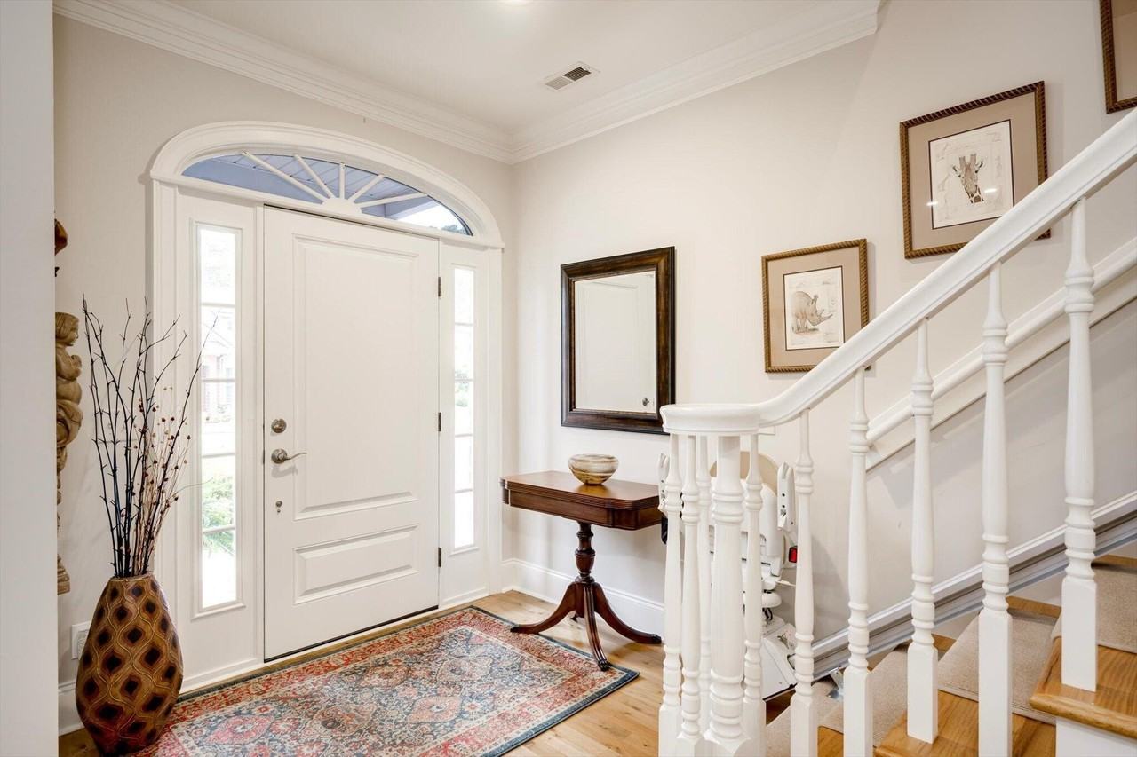 124 Amberly Cir - Photo 4 of 39