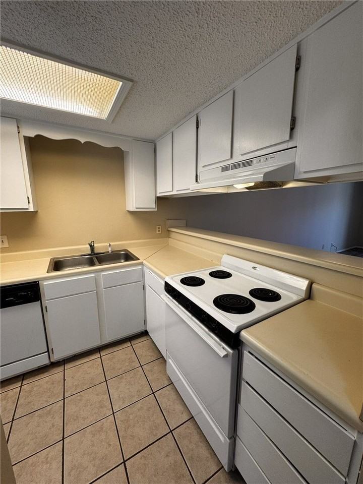 1820 S 13th Pl - Photo 2 of 11