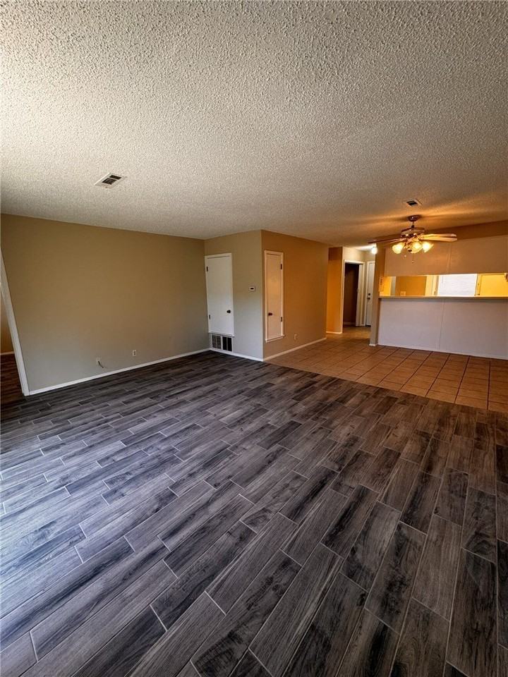 1820 S 13th Pl - Photo 6 of 11