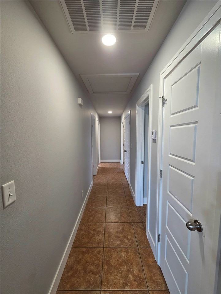 205 E Marietta Ct - Photo 7 of 19