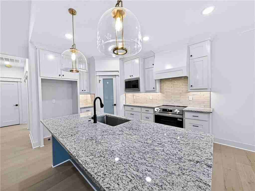 19 Egton Dr - Photo 5 of 22