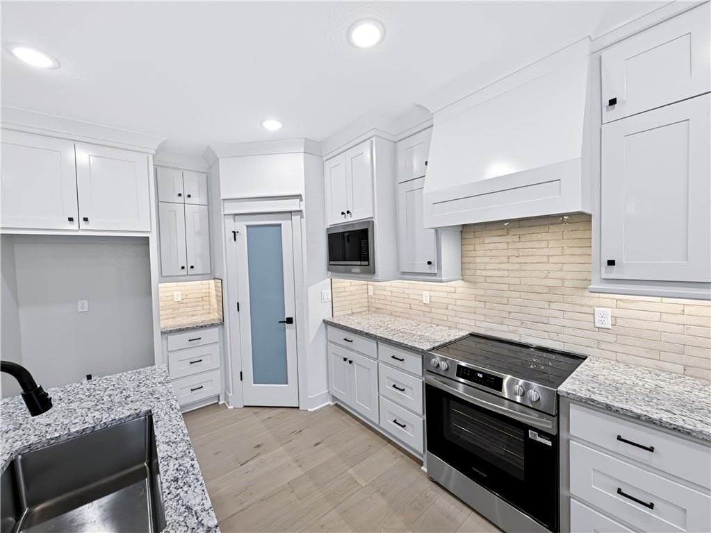 19 Egton Dr - Photo 6 of 22