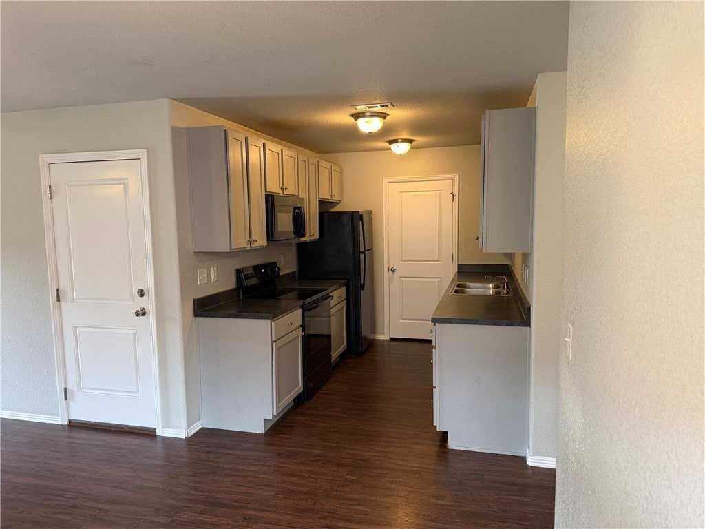 1621 E Central St #B - Photo 2 of 11