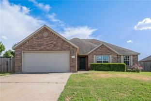 2703 Sw Warberry Ave - Photo 1 of 1