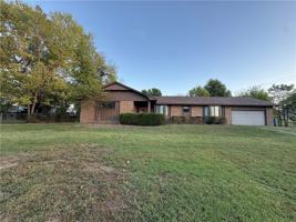 featured image of 1298 E Main St