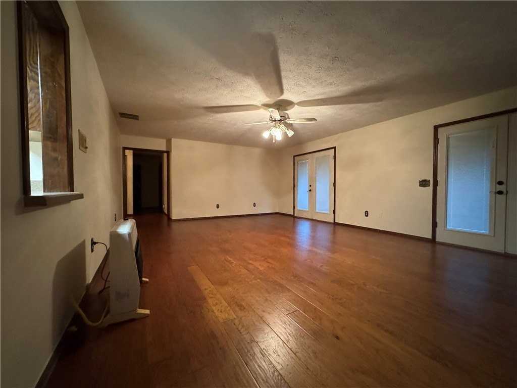 1298 E Main St - Photo 2 of 25