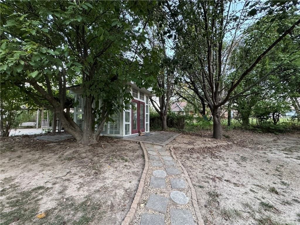 1298 E Main St - Photo 4 of 25