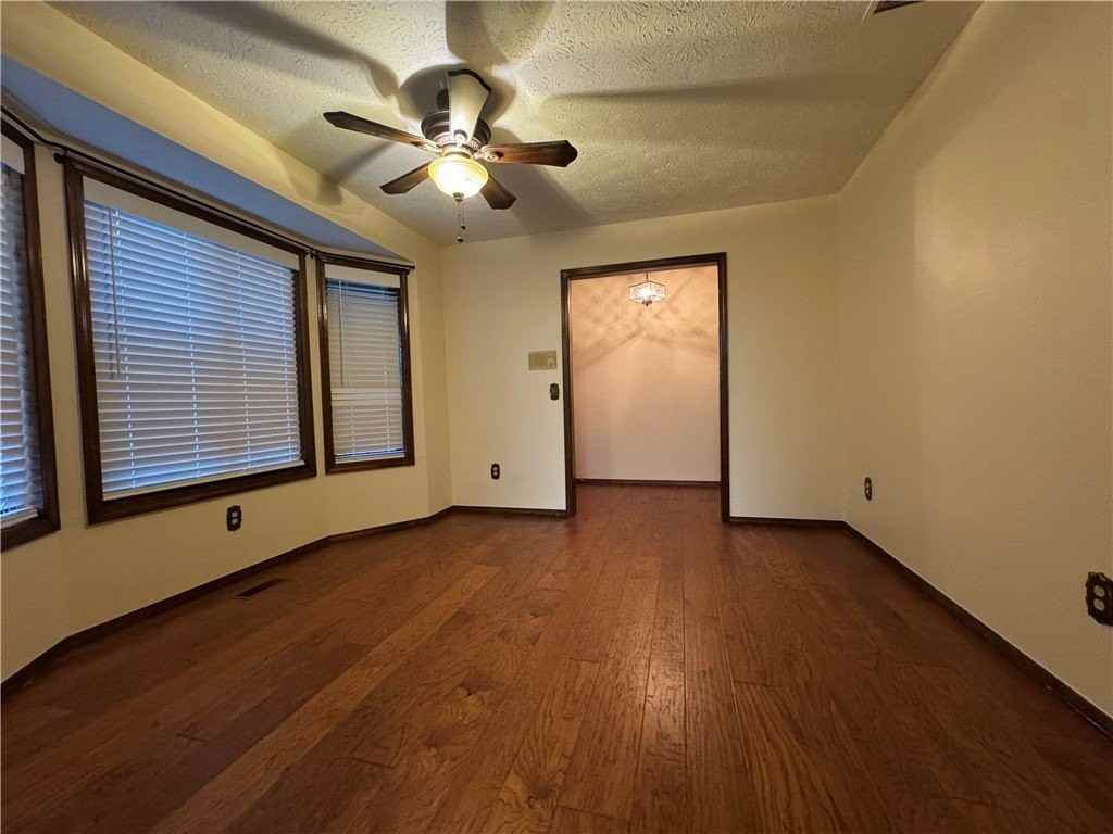 1298 E Main St - Photo 6 of 25