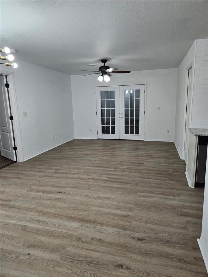 1706 S 11th St - Photo 6 of 20