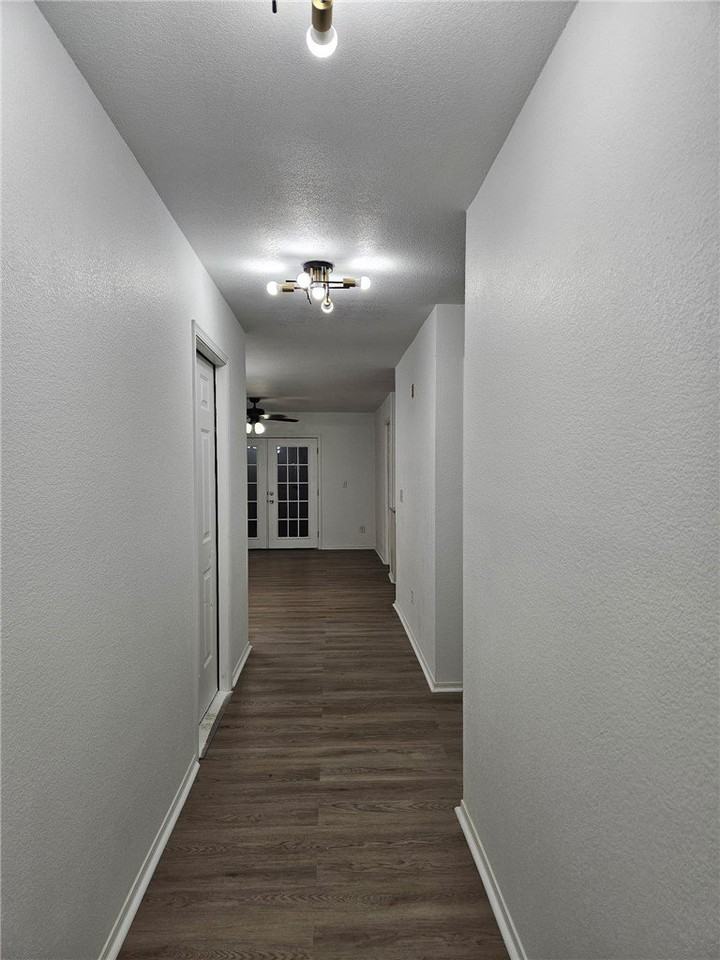 1706 S 11th St - Photo 7 of 20
