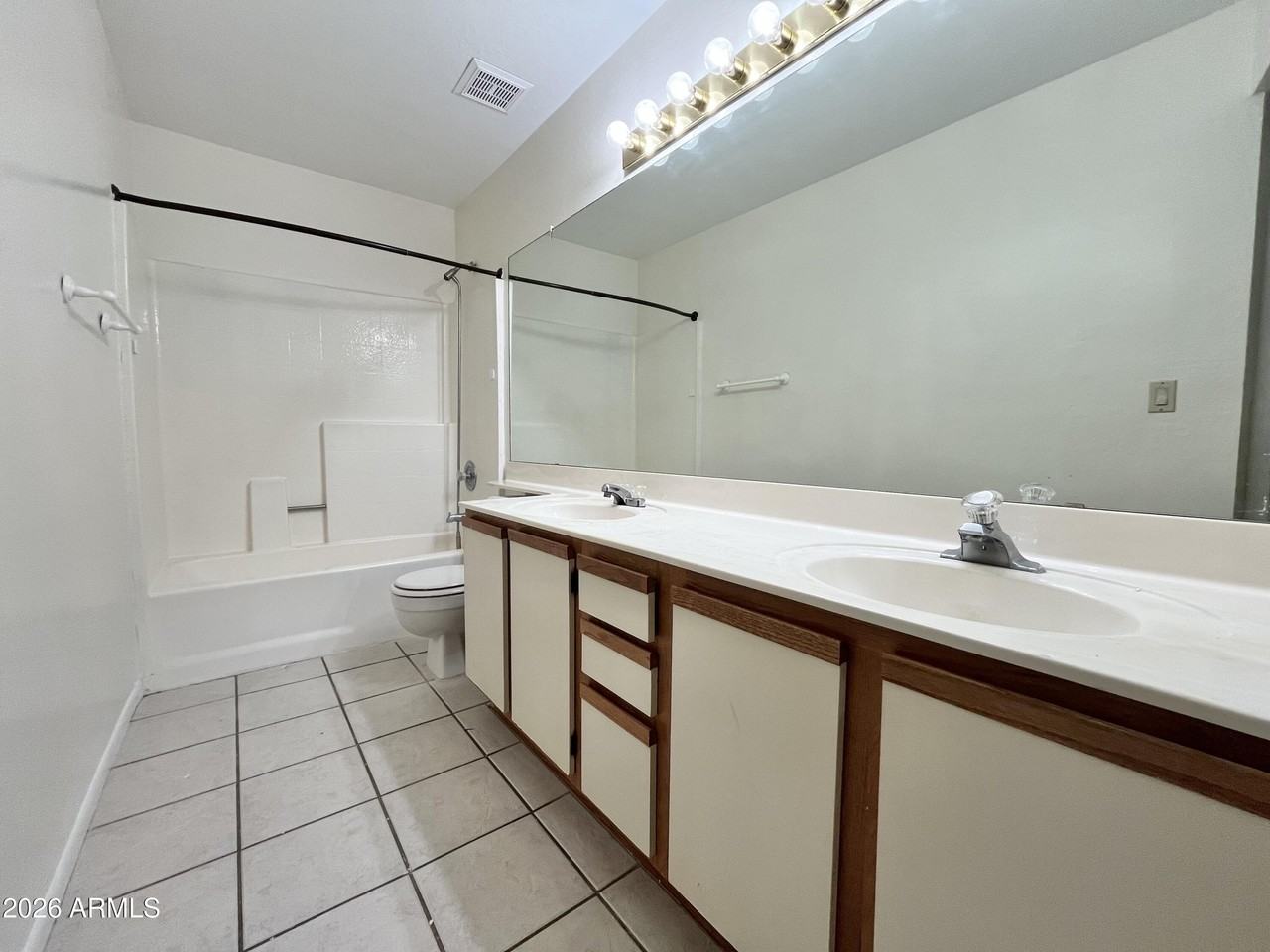 18623 N 42nd Dr - Photo 6 of 14