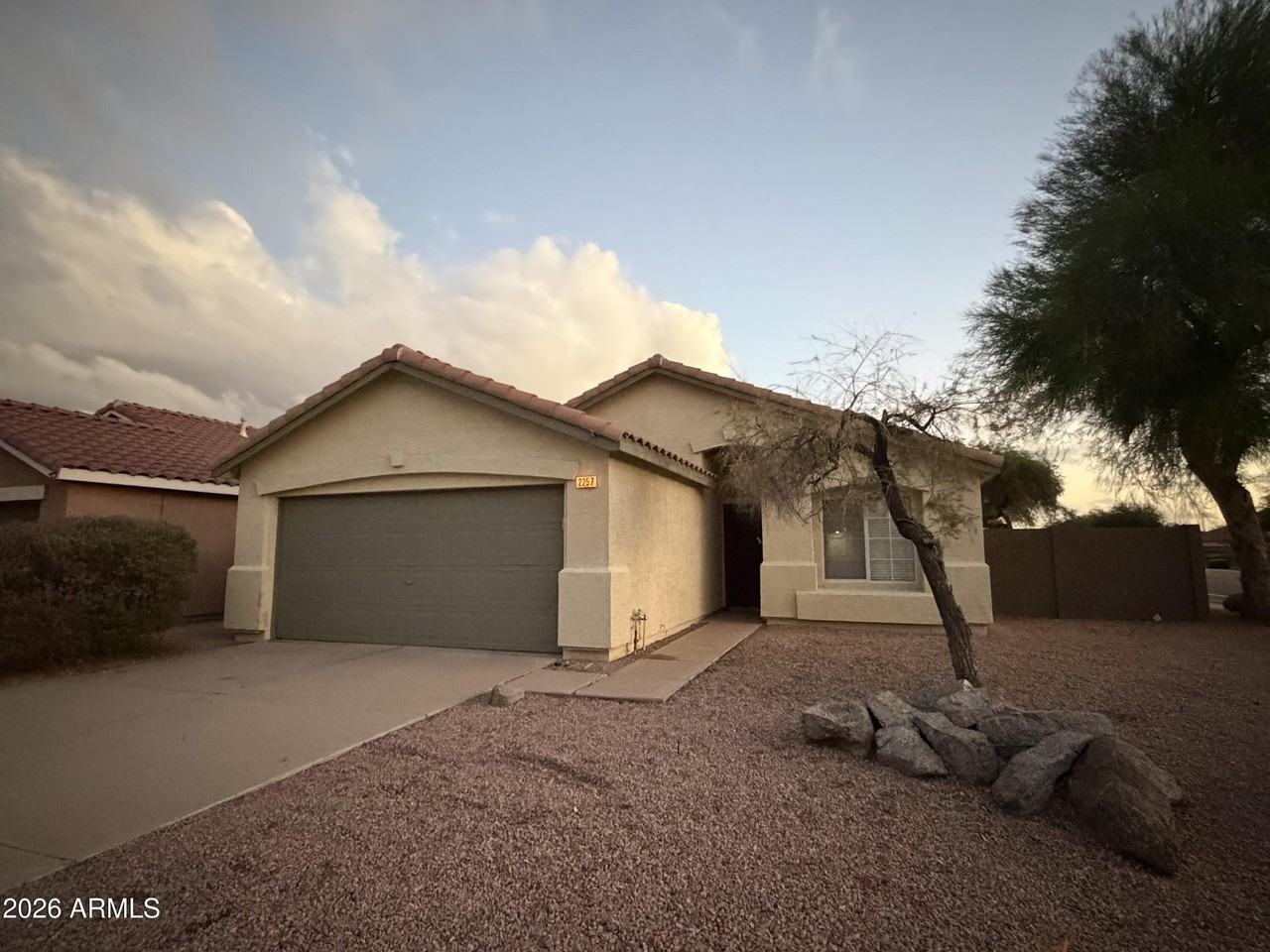 2257 E Flintlock Pl - Photo 2 of 20