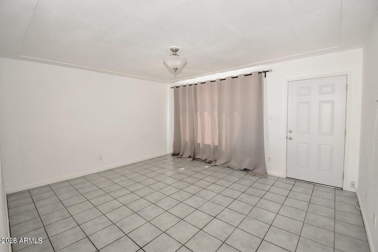 2702 E Aster Dr - Photo 2 of 16
