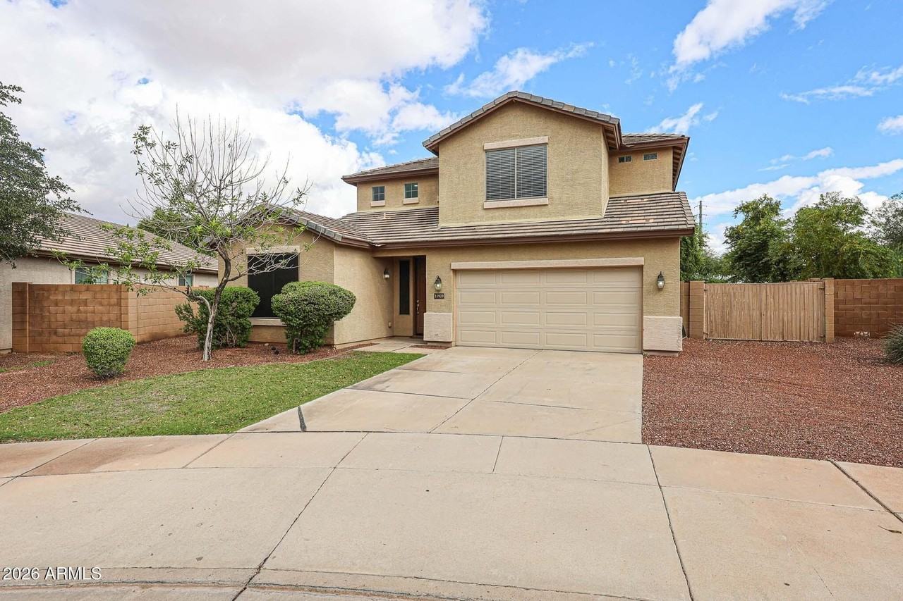 11920 W Cypress St - Photo 2 of 42