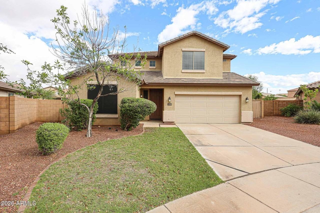 11920 W Cypress St - Photo 3 of 42
