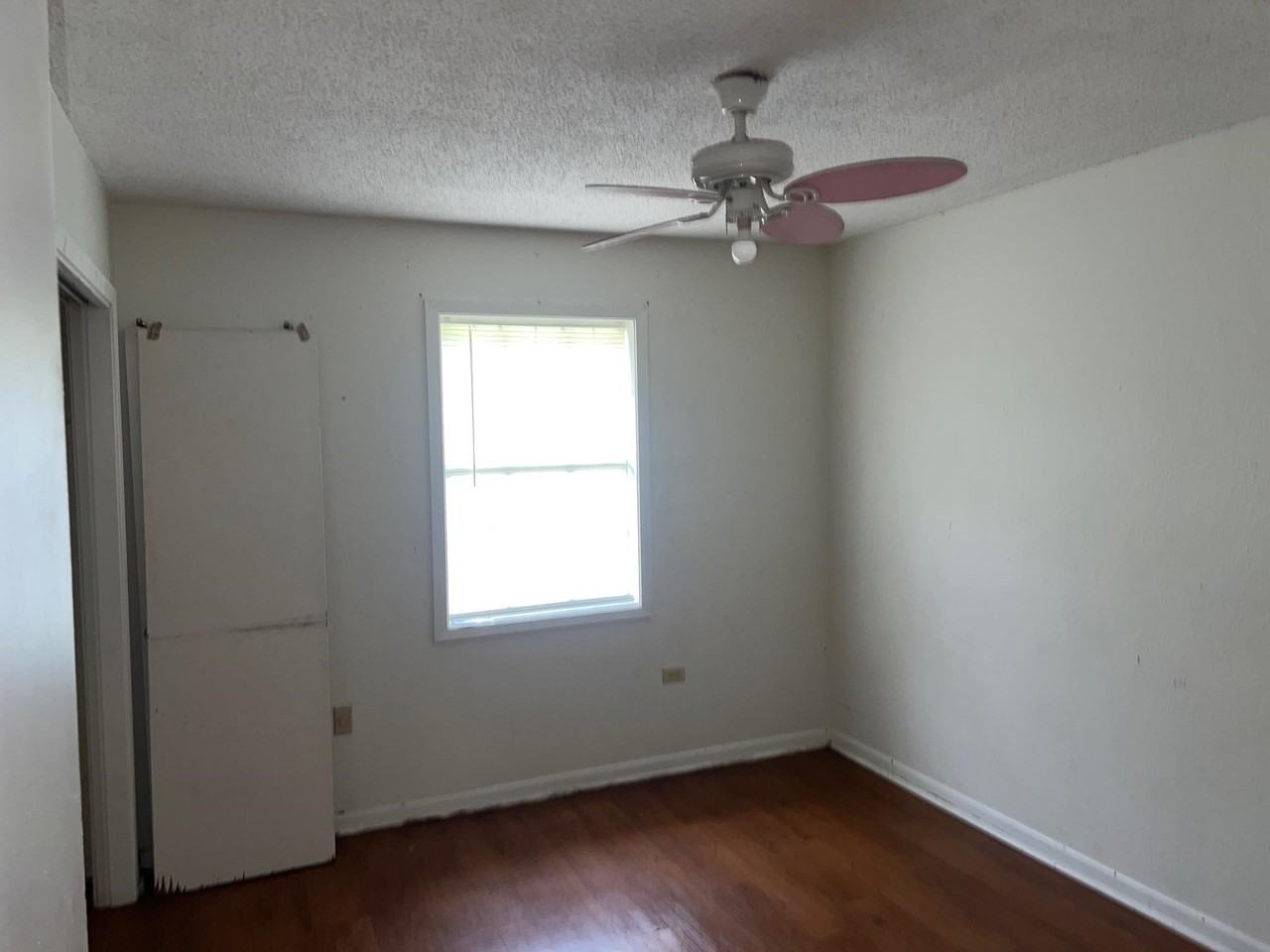 209 S Moss Dr - Photo 6 of 11