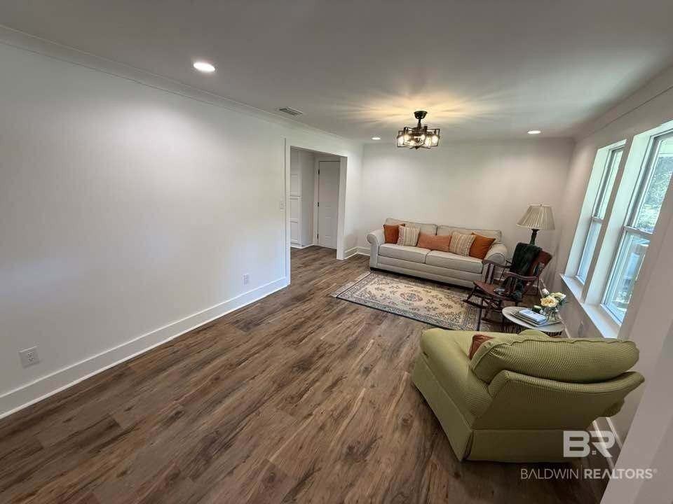 659 Nichols Ave - Photo 4 of 30